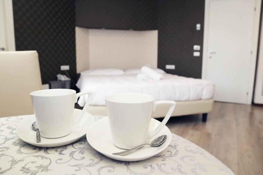 Hotel Globo Suite-Correnti Hotels Sanremo Exterior foto